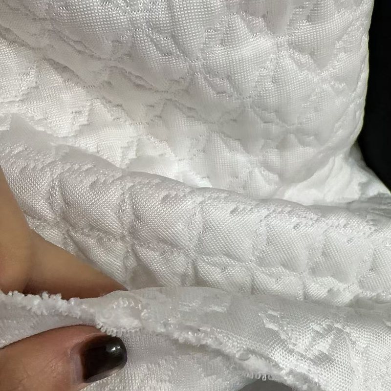 냉감 · 쿨링 원단 — 기능성 원단 생산
