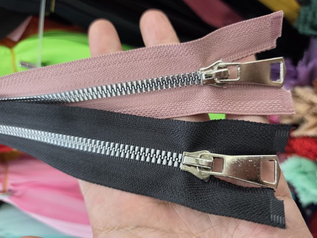 Metal zipper samples